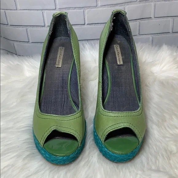 Calvin Klein Hallen Green Wedge Shoes Size 10 runs small 9.5 - Picture 2 of 5